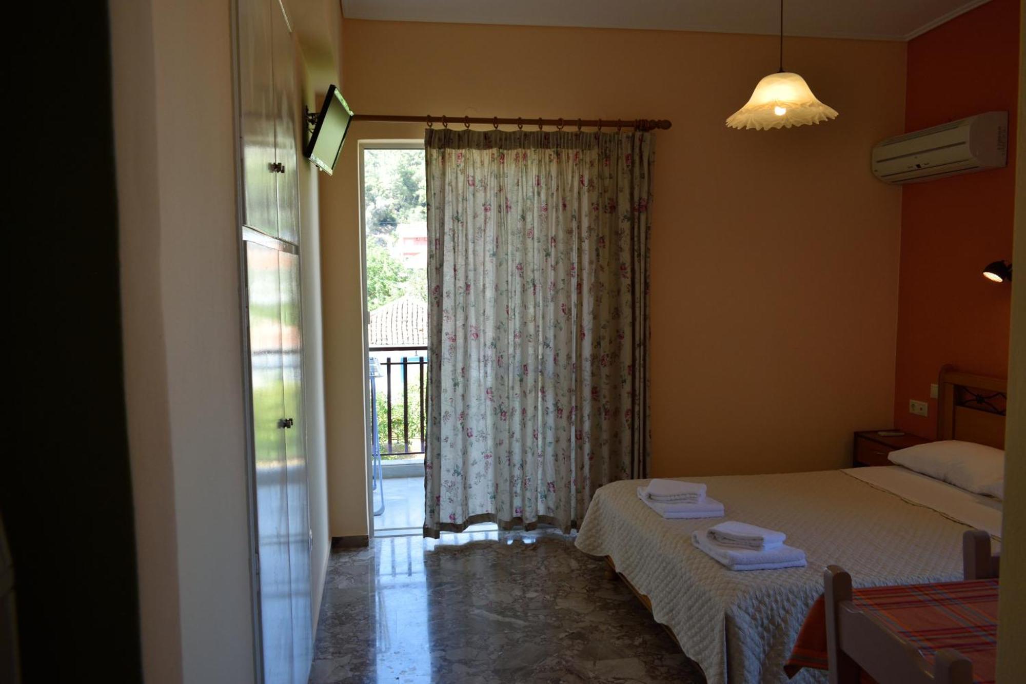 Stamoulis Apartments Agia Efimia Phòng bức ảnh