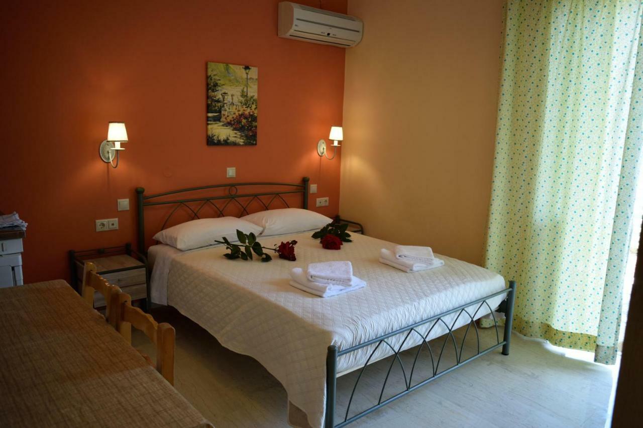 Stamoulis Apartments Agia Efimia Ngoại thất bức ảnh